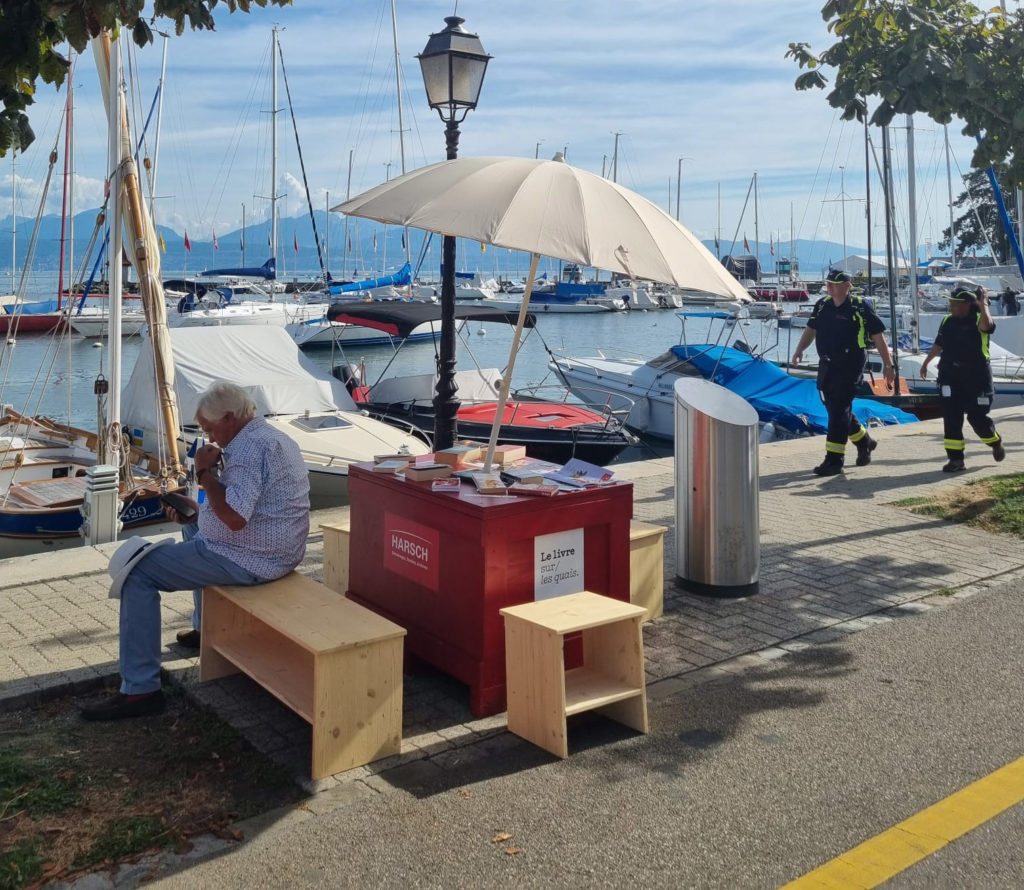 Caisse à lire Livre sur les quais